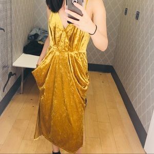 MOVE SALE Bcbg gold velvet dress with pockets